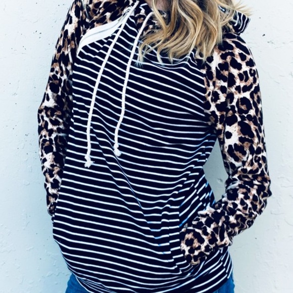 Leopard print pull over sweater - Picture 2 of 8